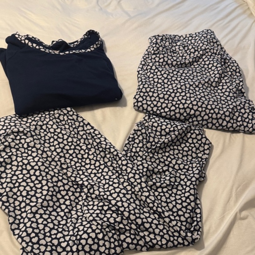 3 Piece Heart Patterned Lands End Lounge Set